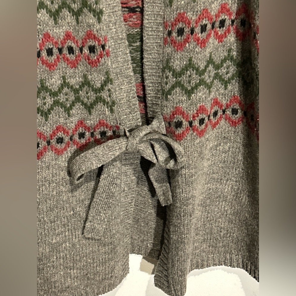 Patterned Gray Cardigan Sweater - image 5